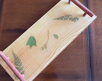 Tabla de charcutería/bandeja para servir hecha a mano con hojas incrustadas