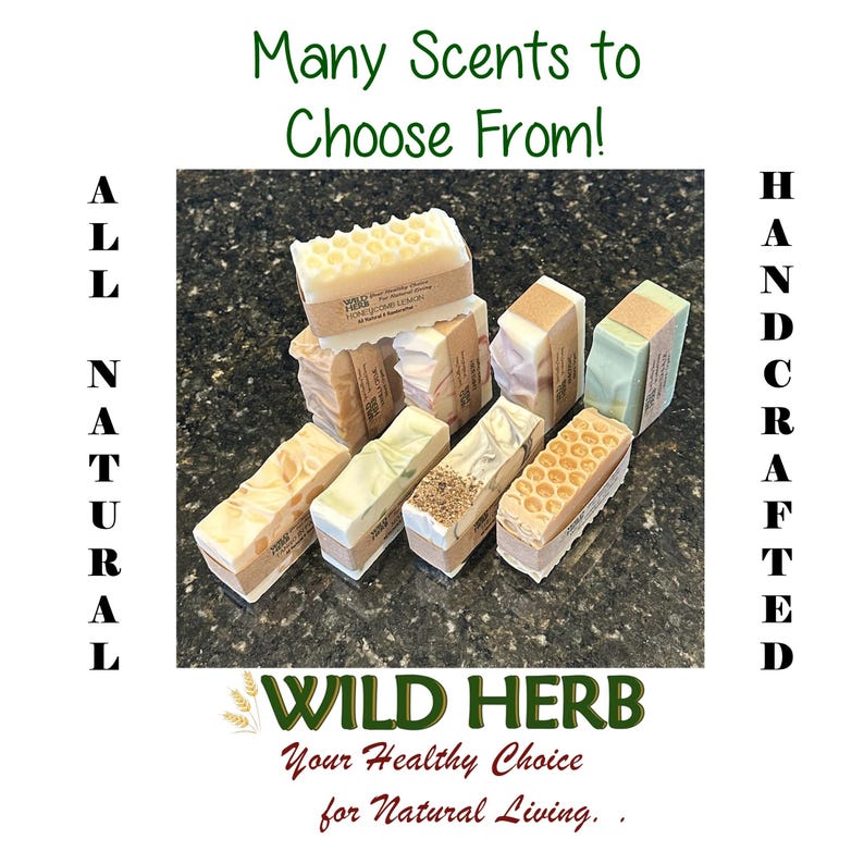 Pode incluir: Conjunto de sabonetes artesanais em v&aacute;rias cores e aromas, incluindo mel, lavanda e c&iacute;tricos. Os sabonetes est&atilde;o empilhados e dispostos sobre uma bancada marrom. O texto "WILD HERB" &eacute; exibido abaixo dos sabonetes, juntamente com o slogan "Sua escolha saud&aacute;vel para uma vida natural."