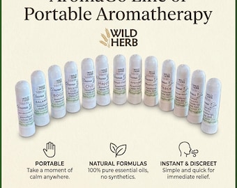 Op de afbeelding: AromaGo draagbare aromatherapieproducten van Wild Herb. De afbeelding toont verschillende witte inhalers met diverse labels, waaronder "Balance", "Boost" en "Chill". De tekst benadrukt de draagbaarheid, natuurlijke formules en directe verlichting.
