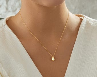 14K gold Teardrop necklace, Gold Charm Necklace, Dainty Minimalist Jewelry, Minimalist Teardrop Necklace, Simple Gold Necklace, Xmas Gift
