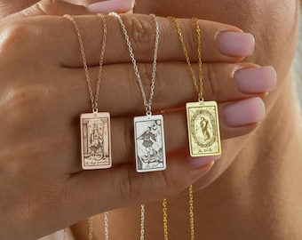 High Priestess Tarot Card Necklace, Gold Tarot Necklace , Dainty witchy necklace, Spiritual  Jewelry,  Major  Arcana Tarot Card necklace,