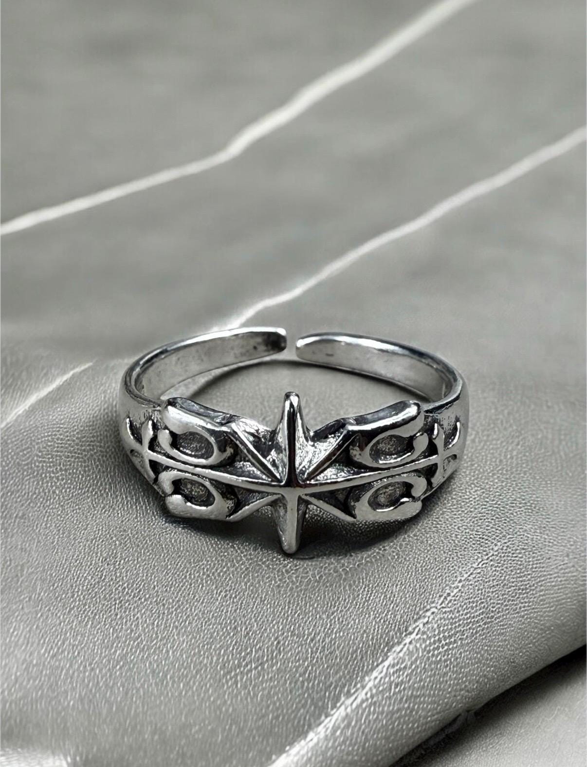 Bague De Promesse Pour Homme En Acier Inoxydable - Modèle Sceau Carré Argenté Ou Doré - Alliance Simple Et Moderne