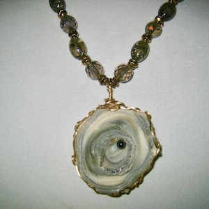 Vintage Oyster Shell Black Pearl Cut Crystal Necklace