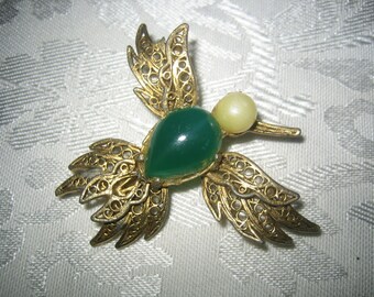 Vintage Weiss Filigree Green Stone Bird Brooch