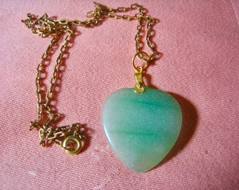 Vintage 12kgf Jade Heart Pendant