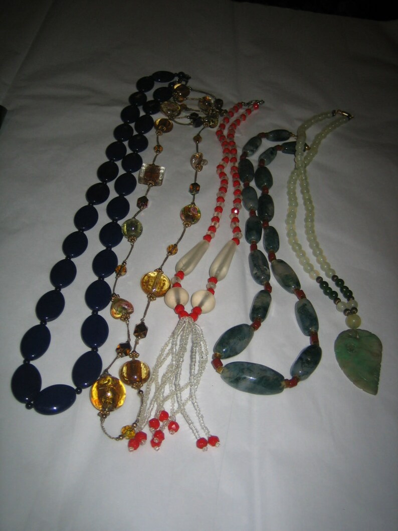 Vintage Lot of 5 Glass /& Stone Necklaces