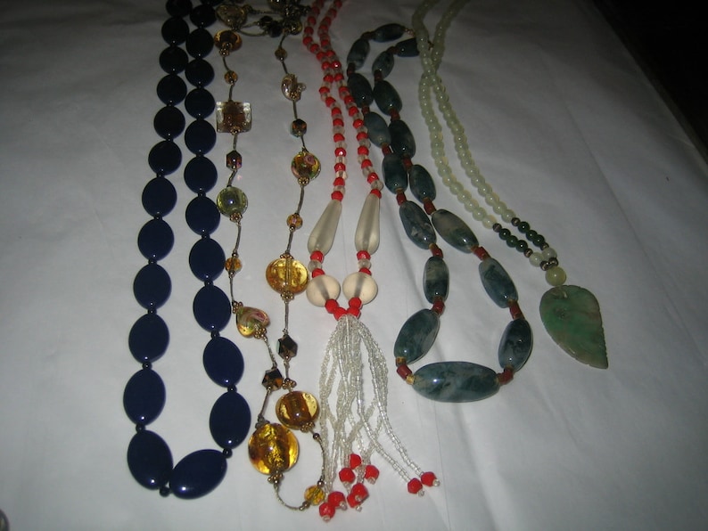 Vintage Lot of 5 Glass /& Stone Necklaces