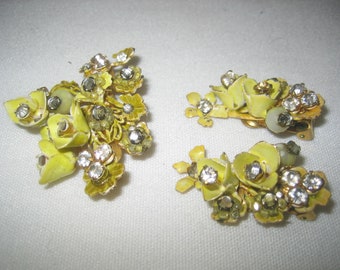 Vintage Yellow Enamel Flower Rhinestone Brooch Earrings Clip on