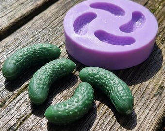 Moule miniature en silicone pour concombre, moule alimentaire pour maison de poupée à l'échelle 1:6, moule à légumes miniature pour pâte polymère, breloque en résine, loisirs créatifs miniatures.