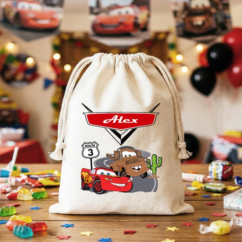 Bolsa de regalo personalizada para fiesta de cumpleaños de Cars, bolsita de algodón con nombre personalizado, bolsa de regalo con temática de Rayo McQueen, bolsa de celebración de carreras para niños imagen 2