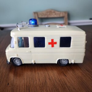 Ambulance - döküm modeli - Siku 1931A