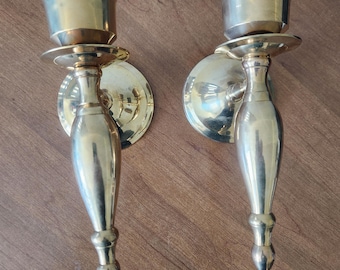 Juego de 2 candelabros de latón macizo, estilo vintage tradicional y elegante, con diseño de huracán y apliques de pared decorativos.