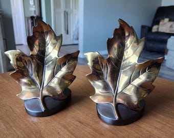 Juego de 2 sujetalibros vintage PM Craftsman de latón bronce con forma de hoja de arce, de mediados de siglo, 18 cm de alto.