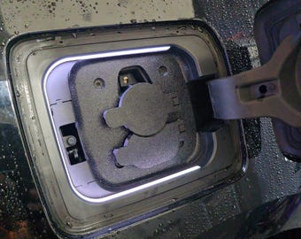 BMW i3 Hinged Charging Port Cover – Magnetic