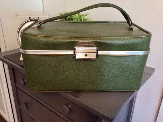 train case luggage