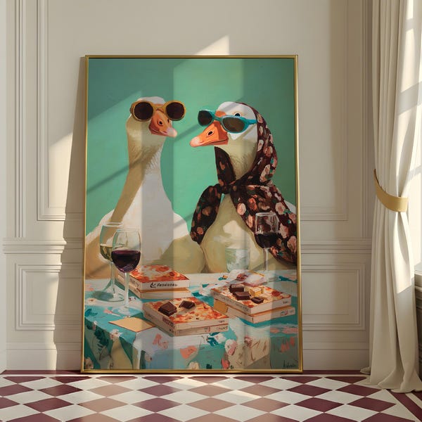 Zabawny wydruk artystyczny z gęsiami pijącymi wino i pizzę, okulary przeciwsłoneczne, chusta na głowę z babuszką, fantazyjna dekoracja ścienna do kuchni, plakat z retro zwierzętami
