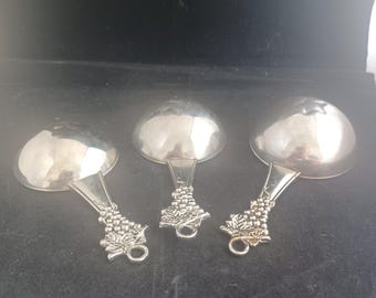 Vintage Grape Themed Measuring Cups