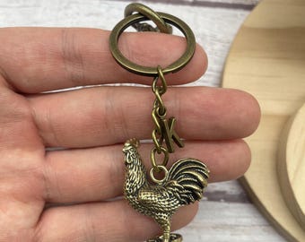 Portachiavi a forma di gallo in ottone, portachiavi con ciondolo a forma di pollo vintage, ciondolo a forma di animale da fattoria, regalo a forma di gallo portafortuna, accessorio per zaino, regalo rustico da portare con sé