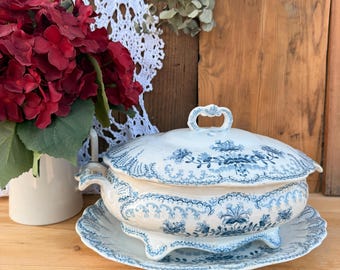 Antique Saint-Amand Regency tureen with its accompanying dish – French blue earthenware – Vintage vegetable dish – 19th-century dinner service
