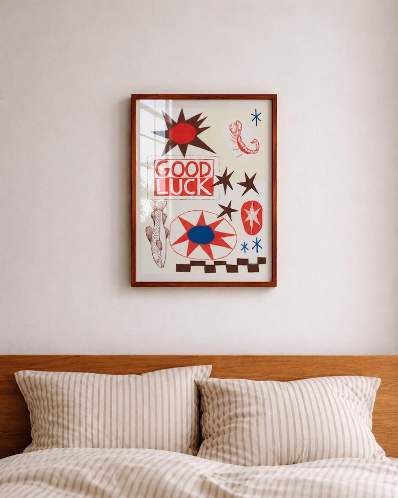 Estampado de collage de arte popular moderno – Obra de arte moderna de mediados de siglo pintada a mano, póster de escorpión occidental, sol y estrellas, letras de BUENA SUERTE pintadas a mano imagen 3