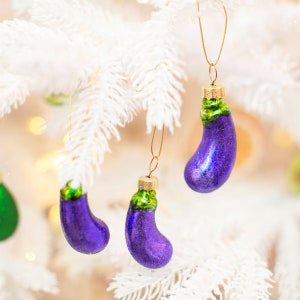 Set of 3 Mini Aubergine Shaped Bauble Purple Glass Christmas Decoration Hanging For Xmas Tree Ornament Novelty Gift Stocking Stuffer