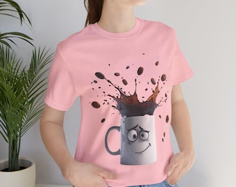 Chemise café amusante : illustration de tasse endormie, humour lié à la caféine