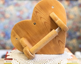 Vintage-Toilettenpapierhalter in Herzform aus Holz, Badezimmerdeko im Landhausstil