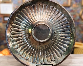 Vintage-Serviertablett, silberplattiert, geriffelt, dekorative Platte mit Patina (12 Zoll Durchmesser)