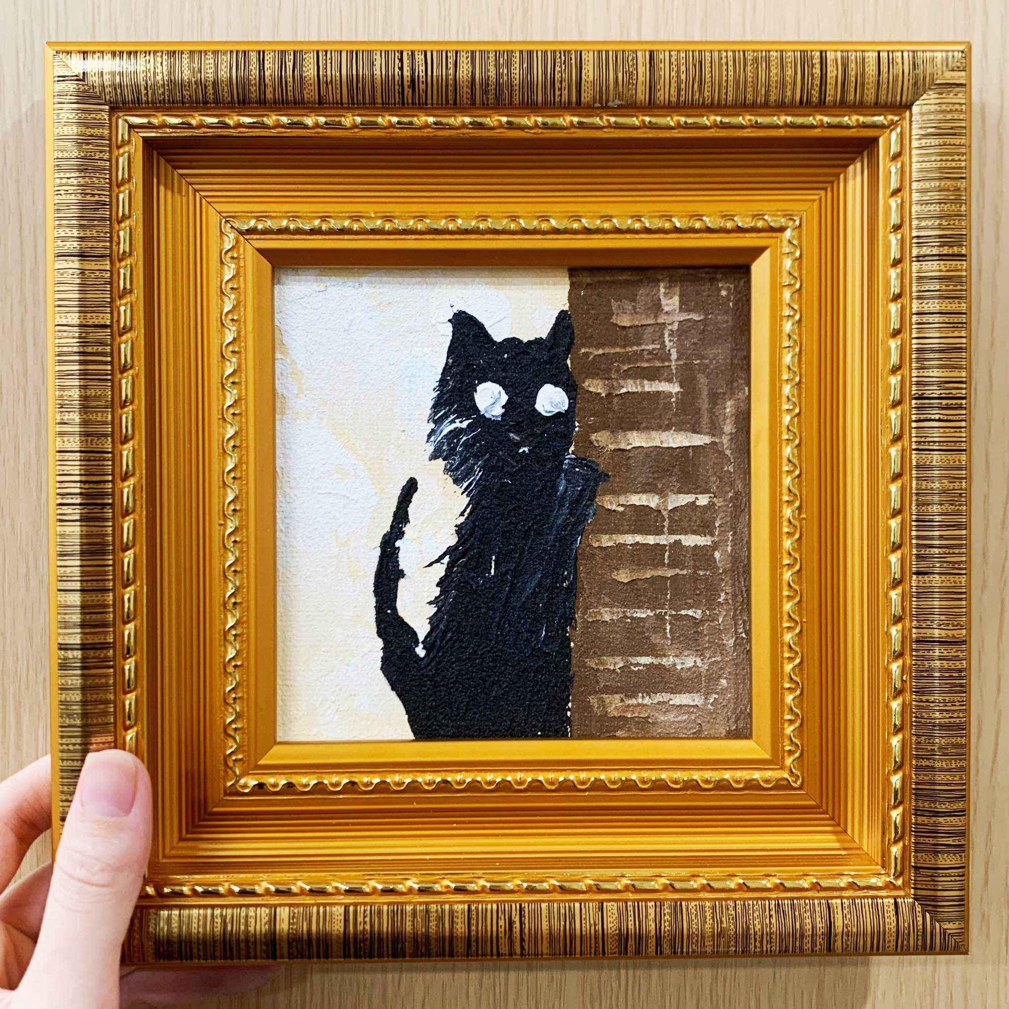手描きの「黒猫が戸口から覗く」油絵、9 x 9インチキャンバス、黒猫の