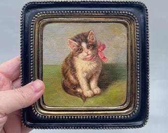 Hand-painted miniature oil painting – Vintage-style cat portrait art (with frame)