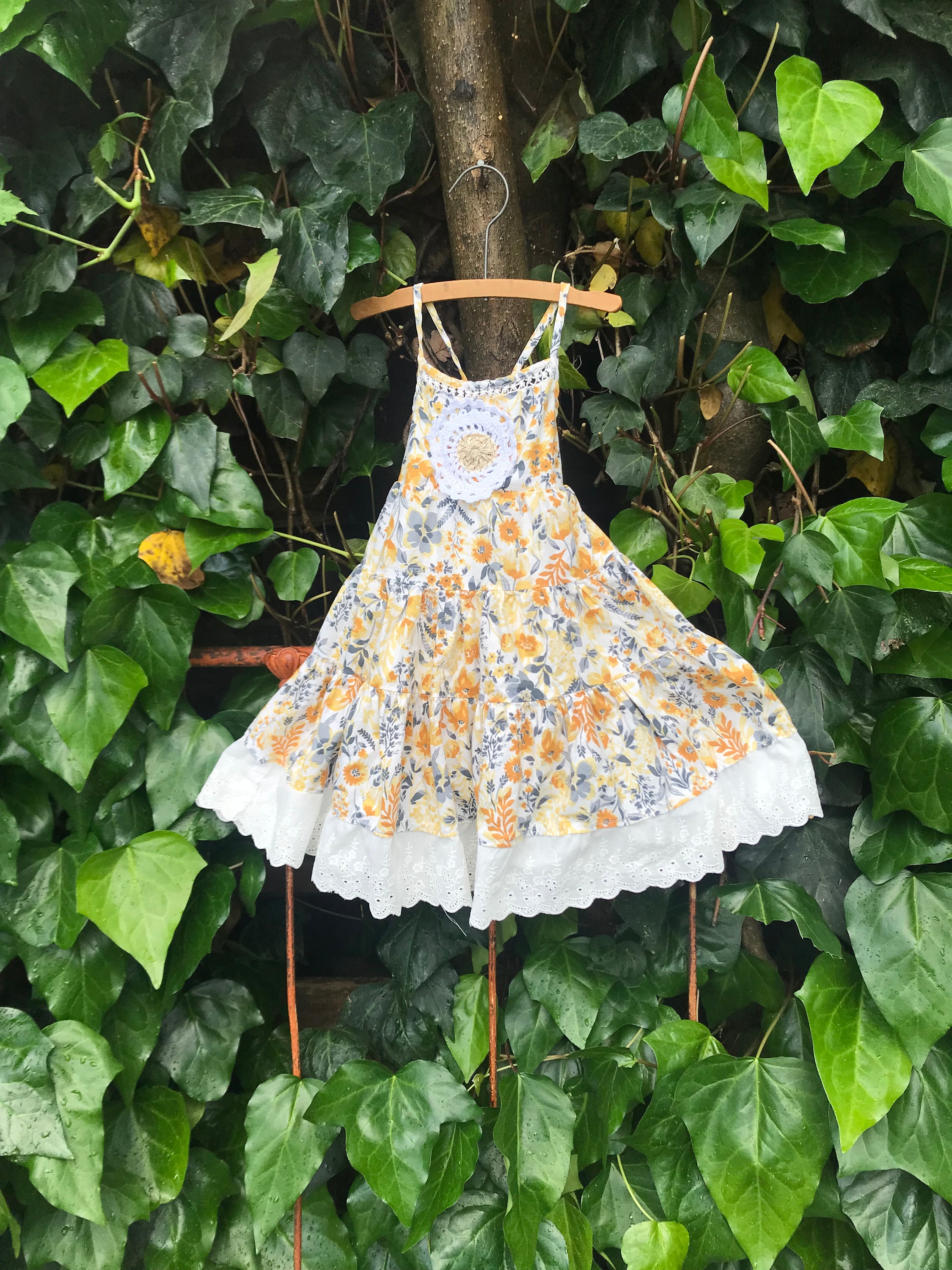 green floral dress urban outfitters Urban Outfitters NWT Green Lace Trim Floral Scoop Puff Sleeve Mini Dress  Size XS