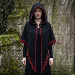 Hooded Gothic Capelet Crochet Pattern PDF, Gothic Hooded Cape Pattern, Halloween Cape Crochet, Vampire Cloak, Step By Step Image Guide.