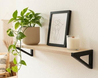 Wandplank van berkenmultiplex, 16 cm diep – plank op maat, zwarte designbeugels, tot 15 kg