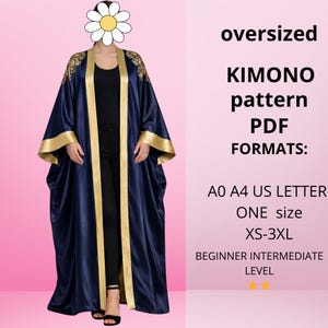 Könnte beinhalten: Ein marineblauer, übergroßer Kimono mit goldenen Verzierungen und Verzierungen. Das Kleidungsstück hat weite Ärmel und ein fließendes Design. Der Text auf dem Bild lautet "oversized KIMONO pattern PDF FORMATS: A0 A4 US LETTER ONE size XS-3XL BEGINNER INTERMEDIATE LEVEL".