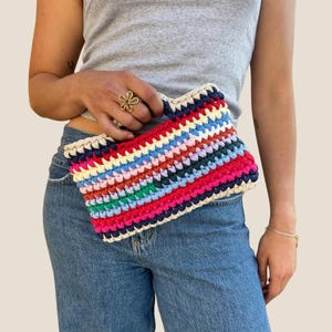 Mehrfarbige gehäkelte Clutch Geldbörse, Handtasche - recyceltes Baumwoll-T-Shirt-Garn