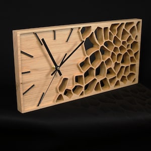 Orologio da parete cinetico in rovere, orologio scultoreo lavorato a CNC