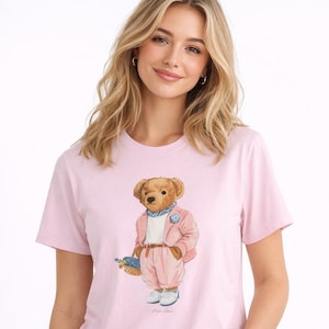 Camiseta rosa Polo Bear, ropa de mujer, camiseta de algodón de corte regular, regalo para ella.
