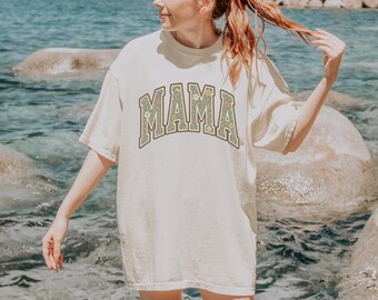 Comfort Colors Floral Mama Shirt | Vintage-Inspired Mom Tee