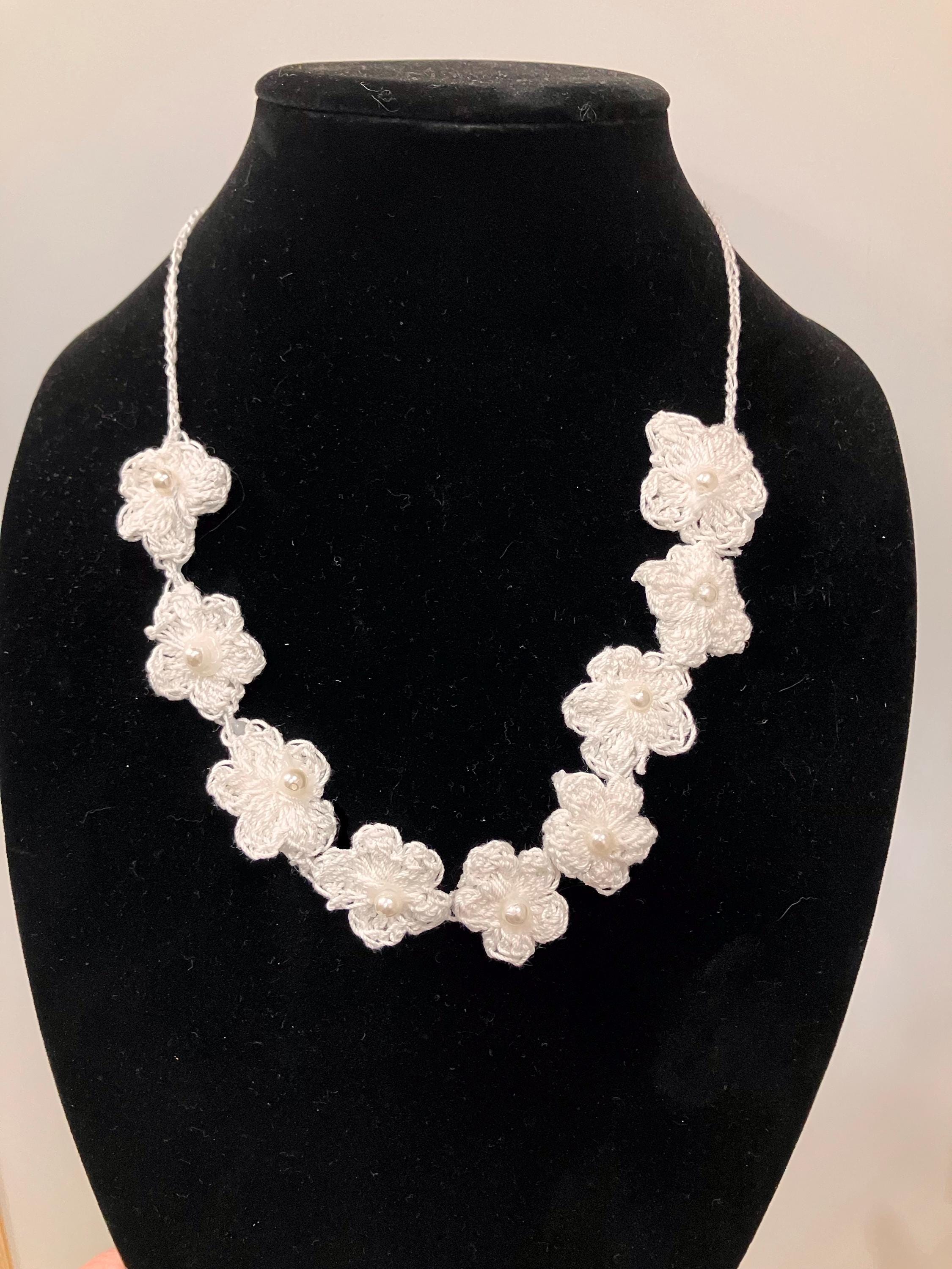 Collier en perles à pendentif cerises original pour pinup