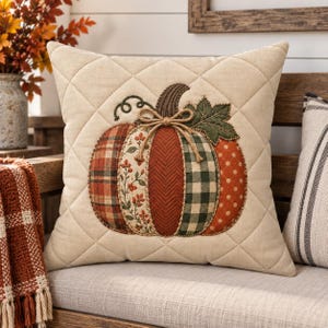 Coussin carré en patchwork matelassé effet citrouille | Décoration automnale