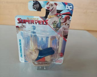 DC League of Super Pets 1,25" Figurka świni Mattel Micro Collection, zabawka na tort