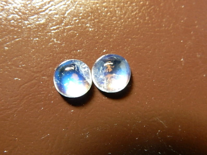Round Rainbow Moonstone Cabochon loose Gemstone Blue Fire