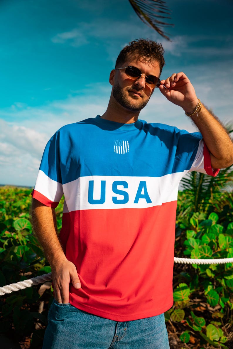 Vintage USA Soccer T-Shirt, Heavyweight Cotton Retro Football Tee, Premium Heavyweight Oversized T Shirt, World Cup Fanwear, USA Gift bild 1
