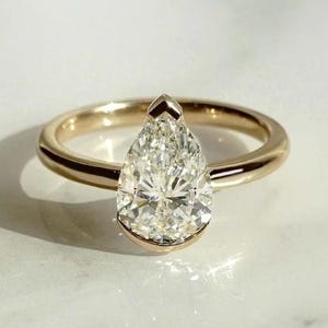 Bague diamant poire 2 carats sertie demi-clos, bague minimaliste moderne, bague de fiançailles en moissanite, bague en or jaune 10 carats et 18 carats pour femme