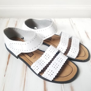 Size 6 Vintage The Leather Collection Genuine White Leather Cutout Sandals
