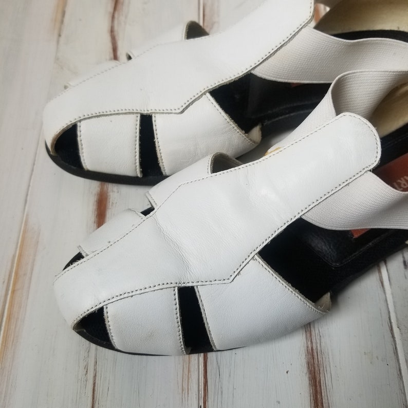 Size 7.5 Womens Vintage Genuine Leather White Fisherman Shoes Cut out Earth Shoe