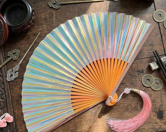 Holografischer Bambus-Handfächer, reflektierender Laser-PVC, gefaltete Länge 21,5 cm, Tanzfestival-Accessoire