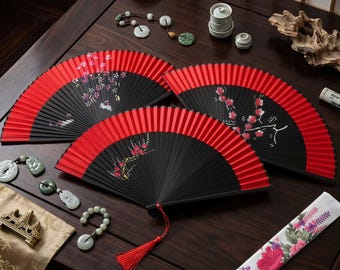Ręcznie robiony wachlarz składany z jedwabiu, żebra bambusowe, czerwono-czarny kwiatowy dodatek do tańca