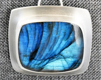 Blue Flash Labradorite Pendant Necklace