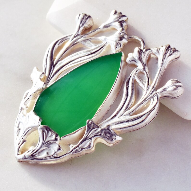 Art Nouveau Chrysoprase Pendant Necklace image 3